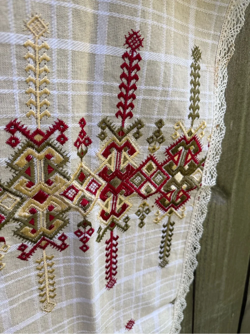 Source Unknown Cream Square Table Topper with Red & Green Embroidery